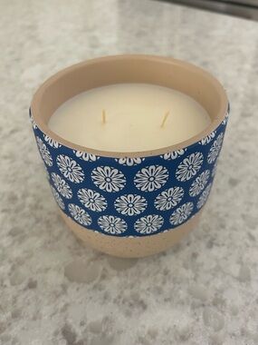 “New”Northern Lights Blue Floral Candle 18oz